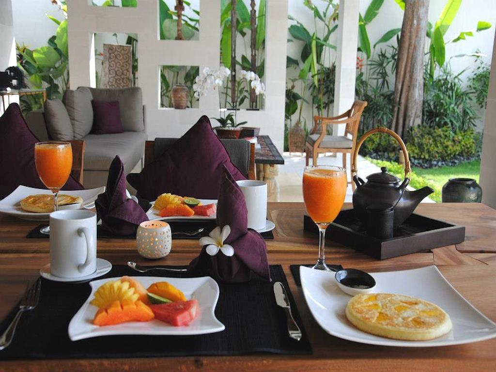 Villa Bali Asri Batubelig Seminyak  Bilik gambar