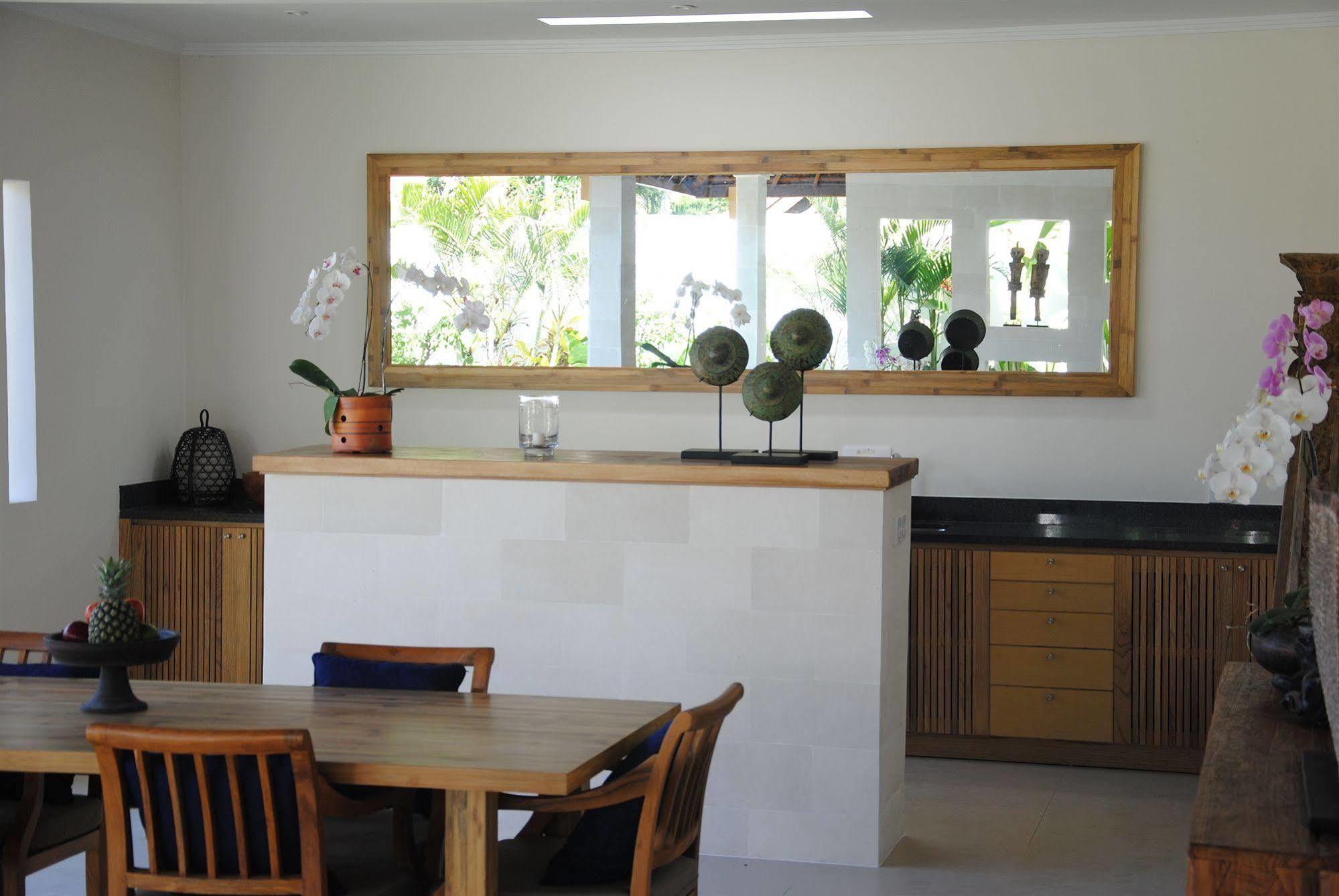 Villa Bali Asri Batubelig Seminyak  Luaran gambar