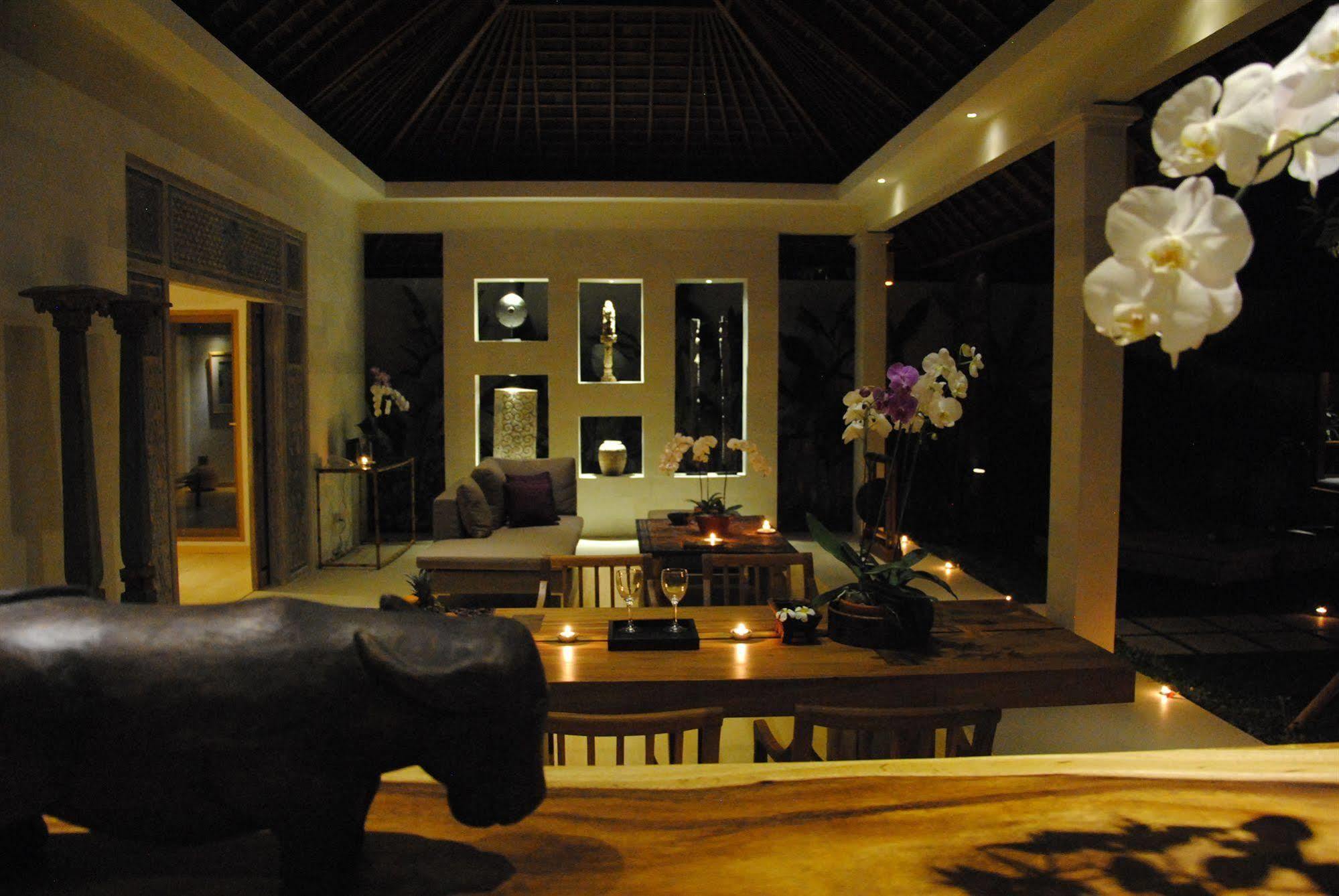 Villa Bali Asri Batubelig Seminyak  Luaran gambar