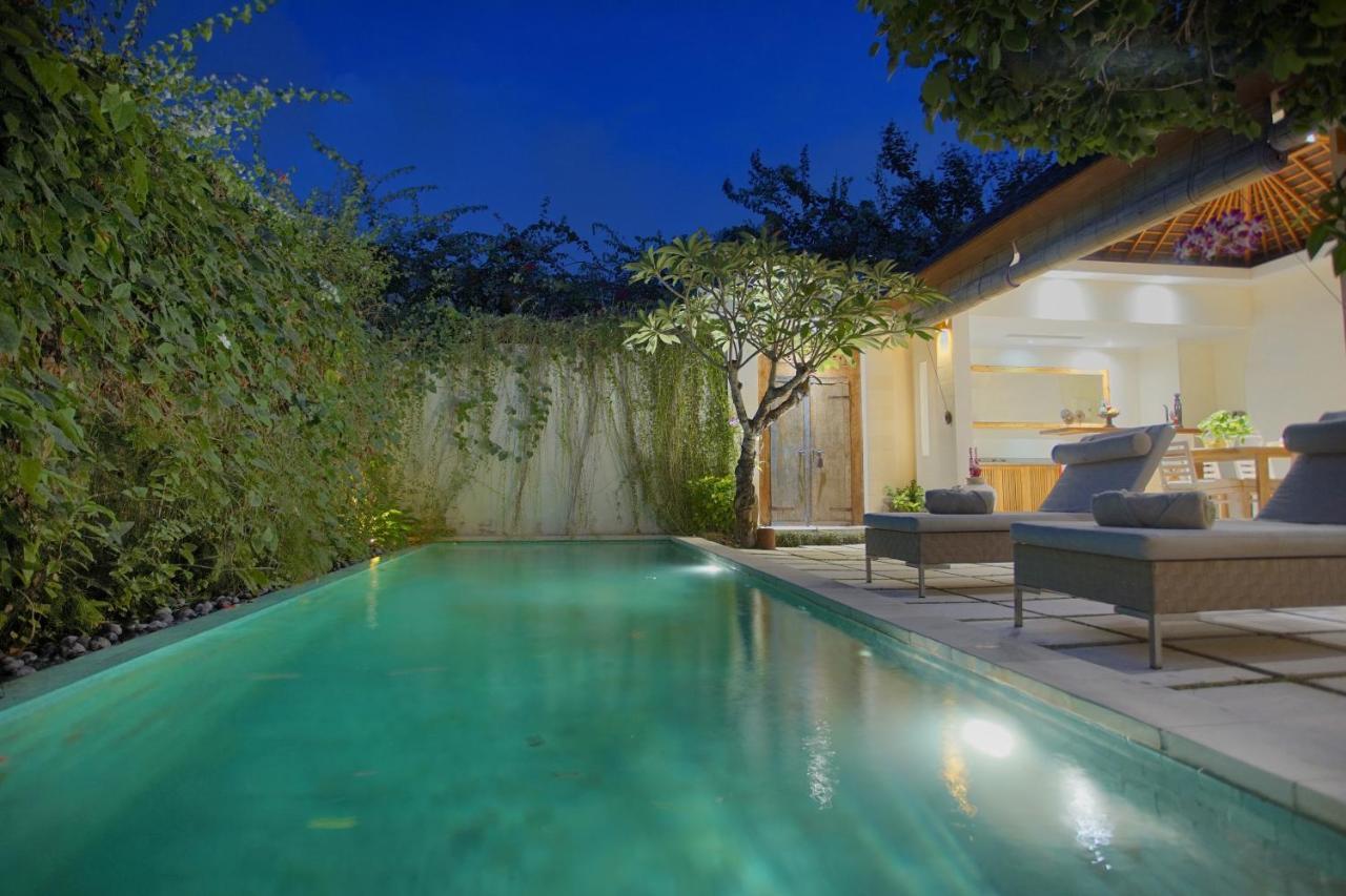 Villa Bali Asri Batubelig Seminyak  Luaran gambar
