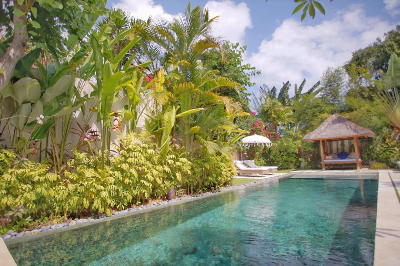 Villa Bali Asri Batubelig Seminyak  Luaran gambar