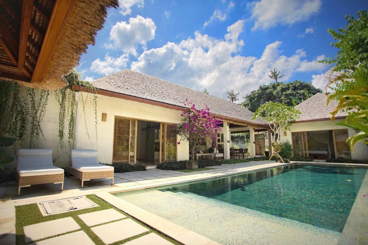 Villa Bali Asri Batubelig Seminyak  Luaran gambar