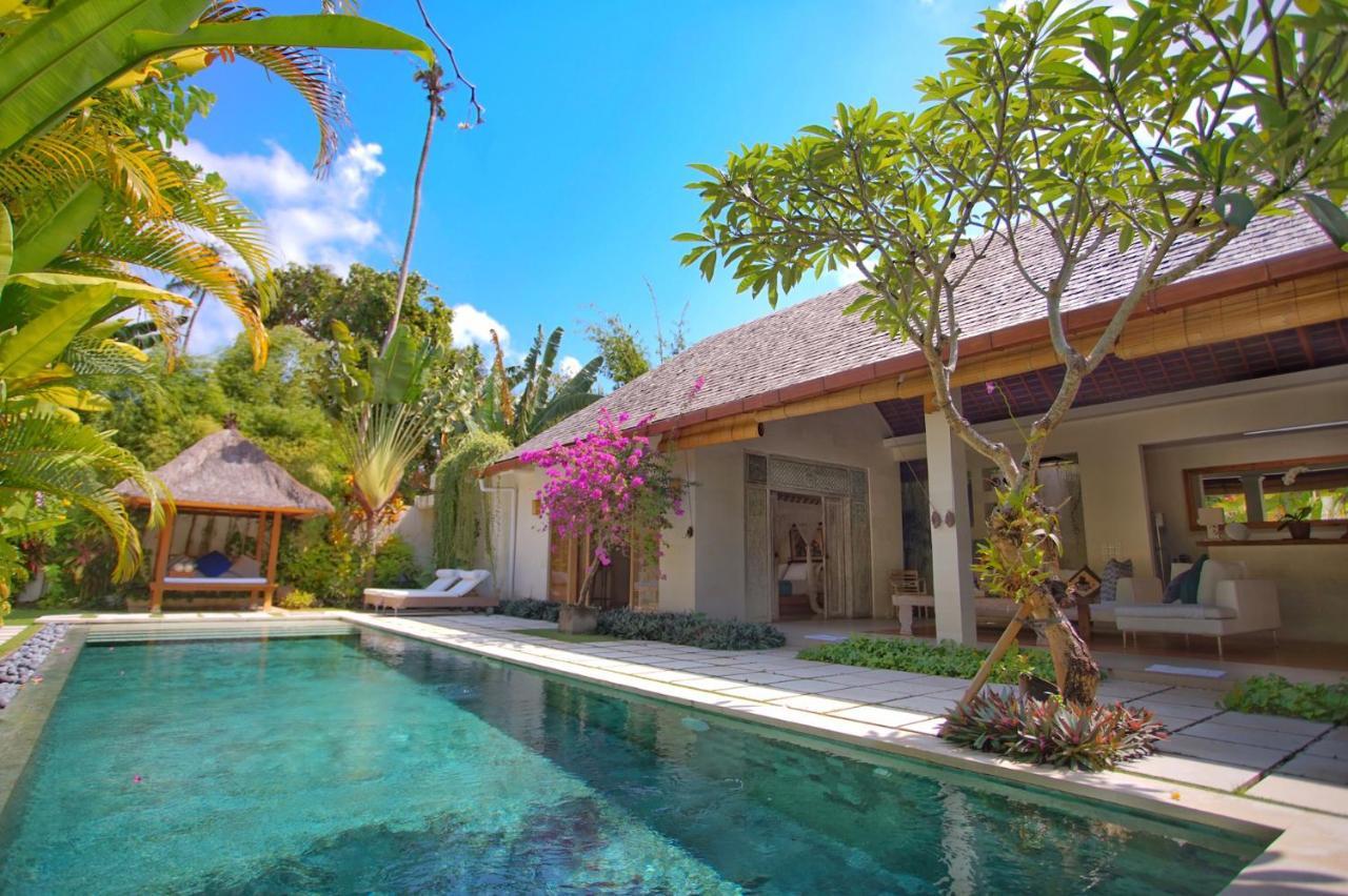 Villa Bali Asri Batubelig Seminyak  Luaran gambar